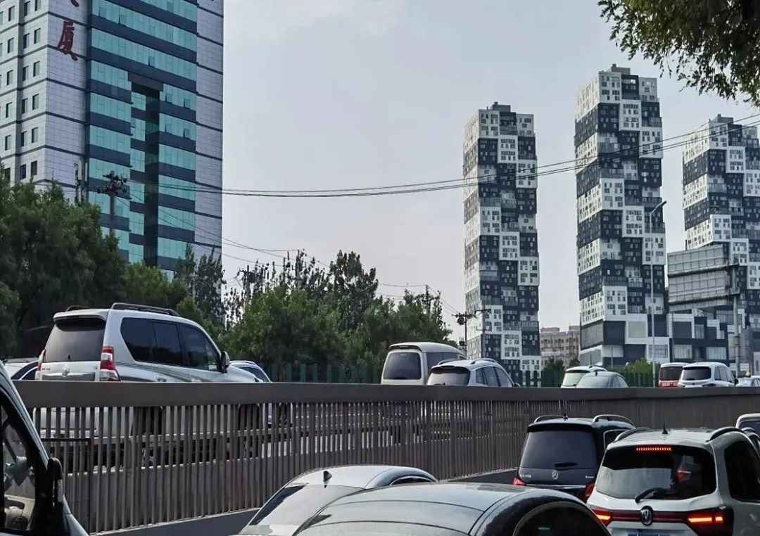 朝阳热浸塑涂塑钢管现货 电线“藏”起来，风景露出来！海淀朝阳丰台跨环路电力工程启动