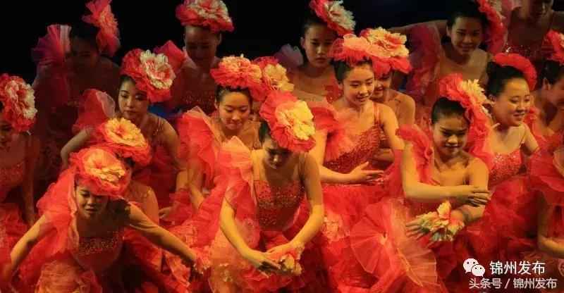 辽宁热浸塑涂塑钢管行业风采:锦州五一劳模表彰盛宴,奥仁格管道彰显品牌力量 辽宁热浸塑涂塑钢管行业风采:锦州五一劳模表彰盛宴,奥仁格管道彰显品牌力量