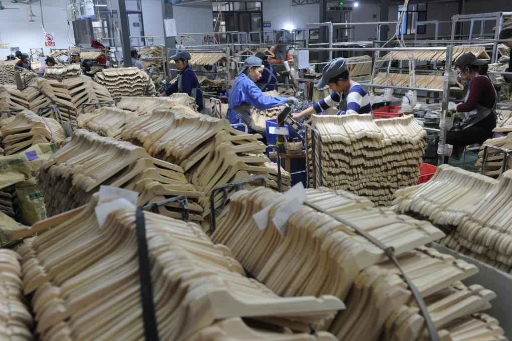 南宁热浸塑涂塑钢管 中国经济样本观察·“镇”了不起|为衣做架,“挂”出来的80亿元“衣架产业” 南宁热浸塑涂塑钢管 中国经济样本观察·“镇”了不起|为衣做架,“挂”出来的80亿元“衣架产业”