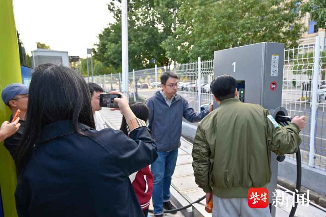 聚力车网互动 共创绿色未来——国网常州供电公司举办电力Citywalk主题活动 聚力车网互动 共创绿色未来——国网常州供电公司举办电力Citywalk主题活动