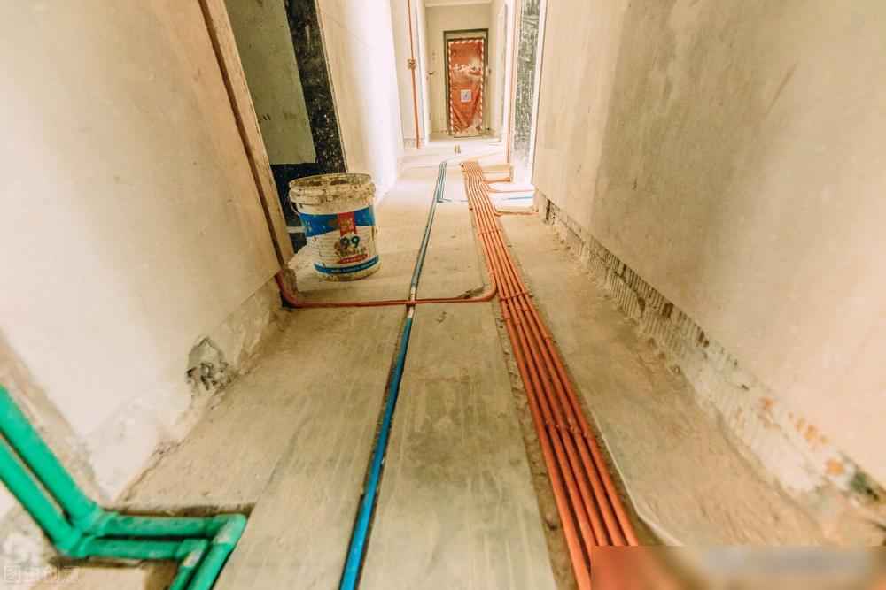 安装电力管家装改水电,电线管在水管下面,可以吗?有危险吗?怎么处理? 安装电力管家装改水电,电线管在水管下面,可以吗?有危险吗?怎么处理?