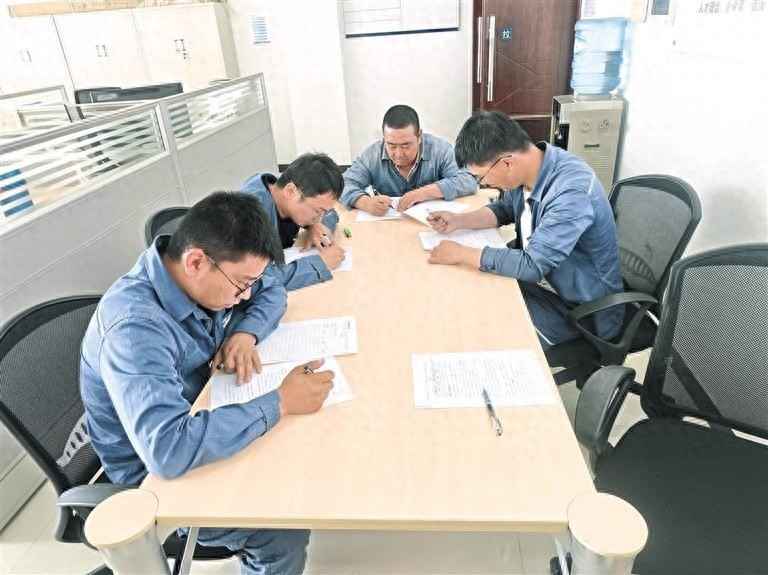 掌上电力管控新篇章：民主管理激活班组内生动力