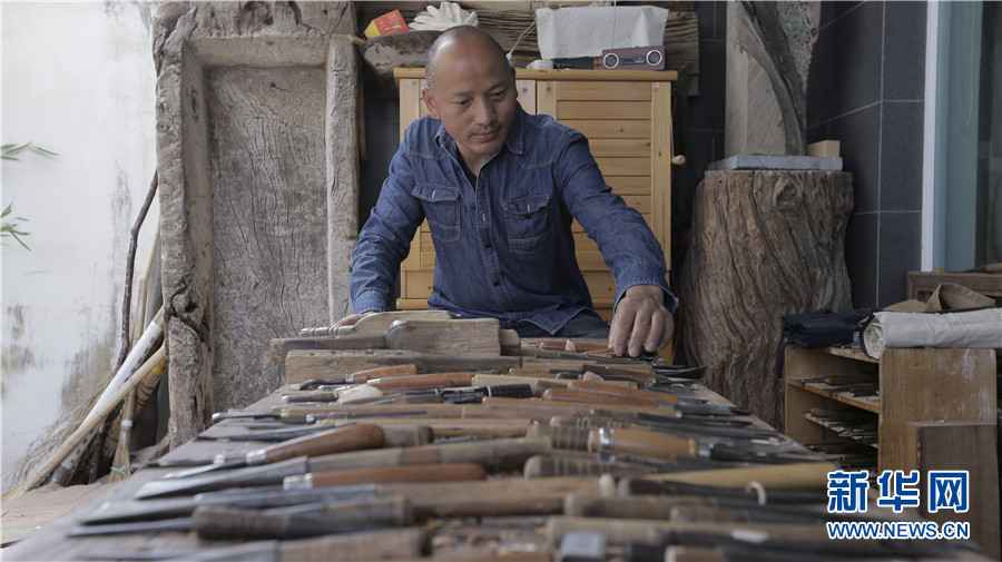 丽江方形电力管  云南非遗·丽江记忆（4）木雕｜啊东的丽江“雕刻”时光