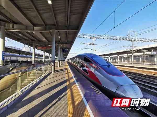 穿越湘西仙境:张吉怀高铁“最美”旅行指南 穿越湘西仙境:张吉怀高铁“最美”旅行指南