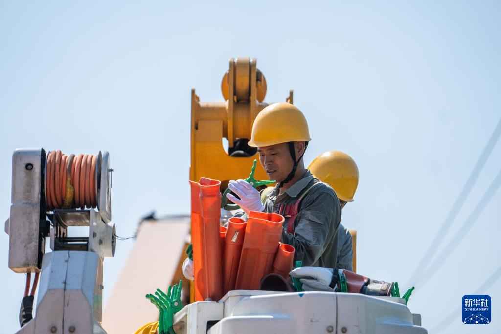 湘潭绝缘电力管保障电力安全：多战术守护群众清凉夏日