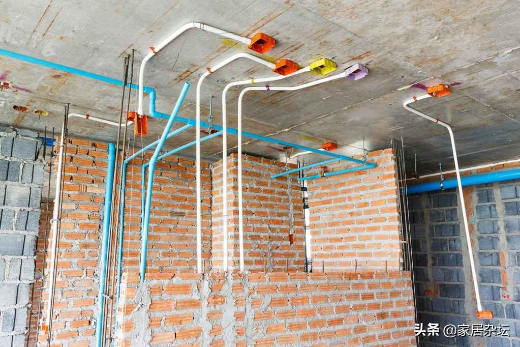 电力管安装卡子尺寸 电路中的PVC线管怎么安装？中间8米加一个过线盒吗？为什么？