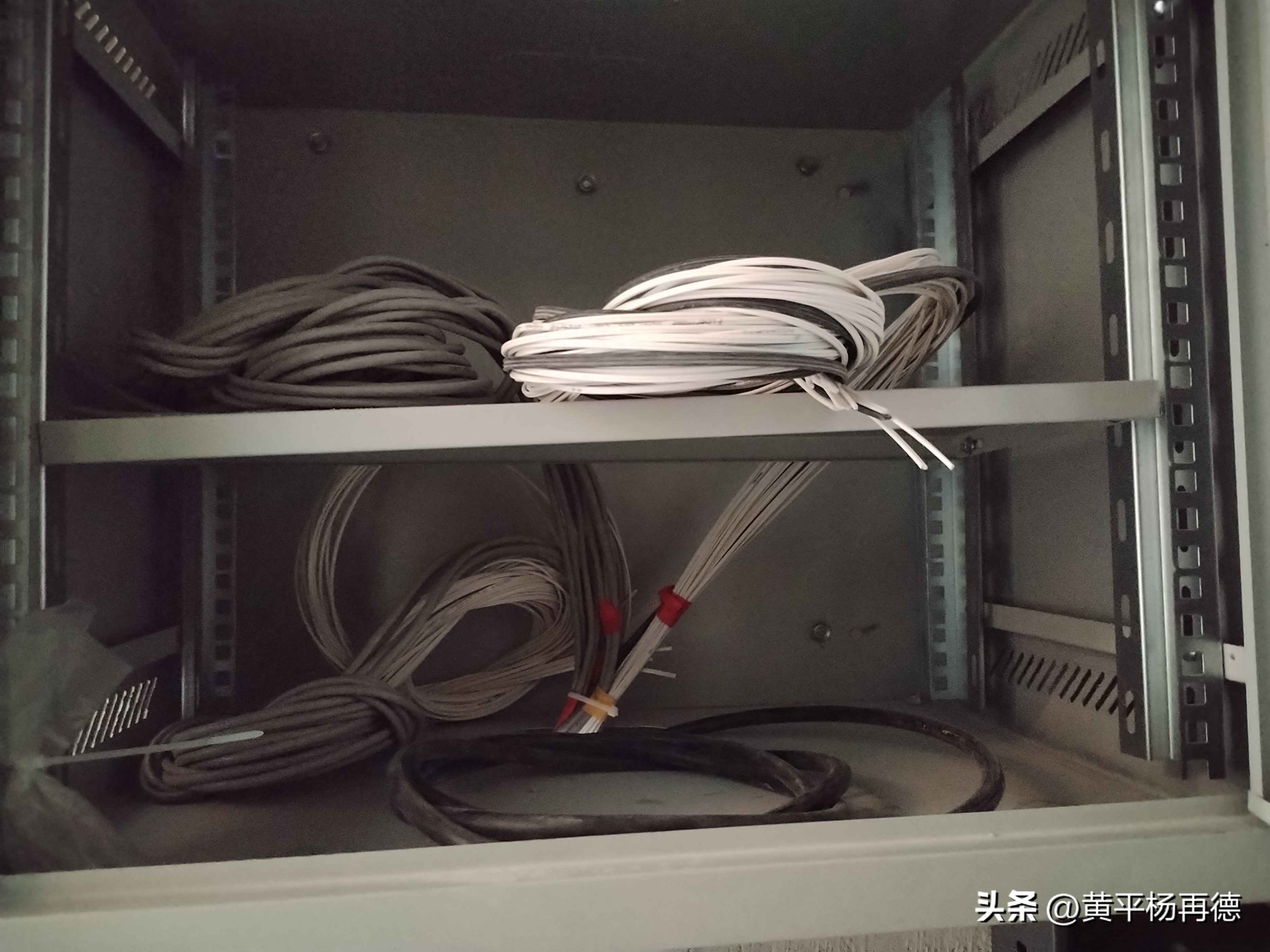 PVC电力通讯管费用探秘:8元米网线包工包料,用户为何仍嫌贵? PVC电力通讯管费用探秘:8元米网线包工包料,用户为何仍嫌贵?